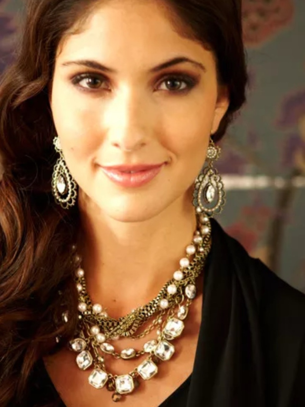 Chloe + Isabel 💙💛 ICONIC Filigree Earrings Clear Crystals New w/ Original Pouch - Picture 4 of 7